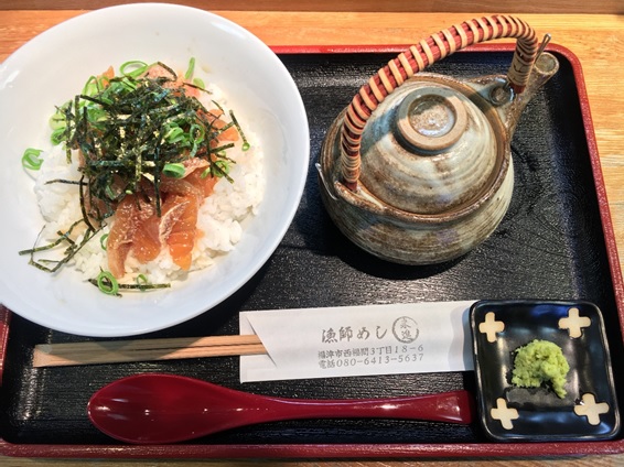 『漁師めし来進』が博多駅5番6番ホームで激ウマ鯛茶漬けを堪能！