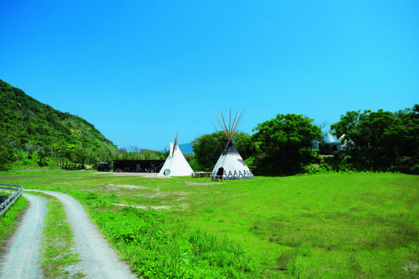 『KARADOMARI VILLAGE』（福岡市西区宮浦）村民として村づくりに参加！ 未来へと発展していくユニークなキャンプ地