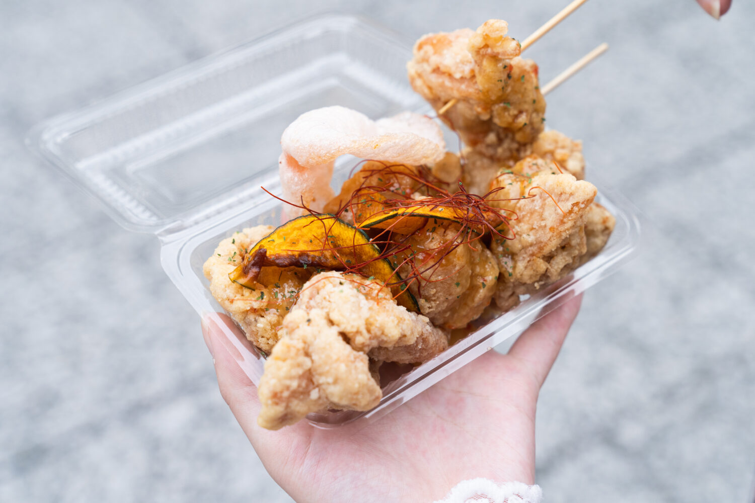 【漂う香りが飯テロ！】食べだしたら止まらないヤミツキからあげ