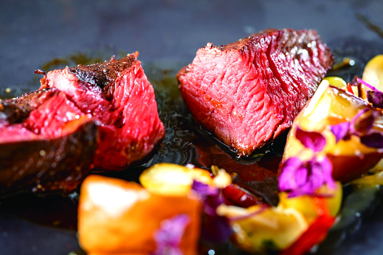 圧倒的な旨みのある鹿肉をシンプルに味わう幸福感