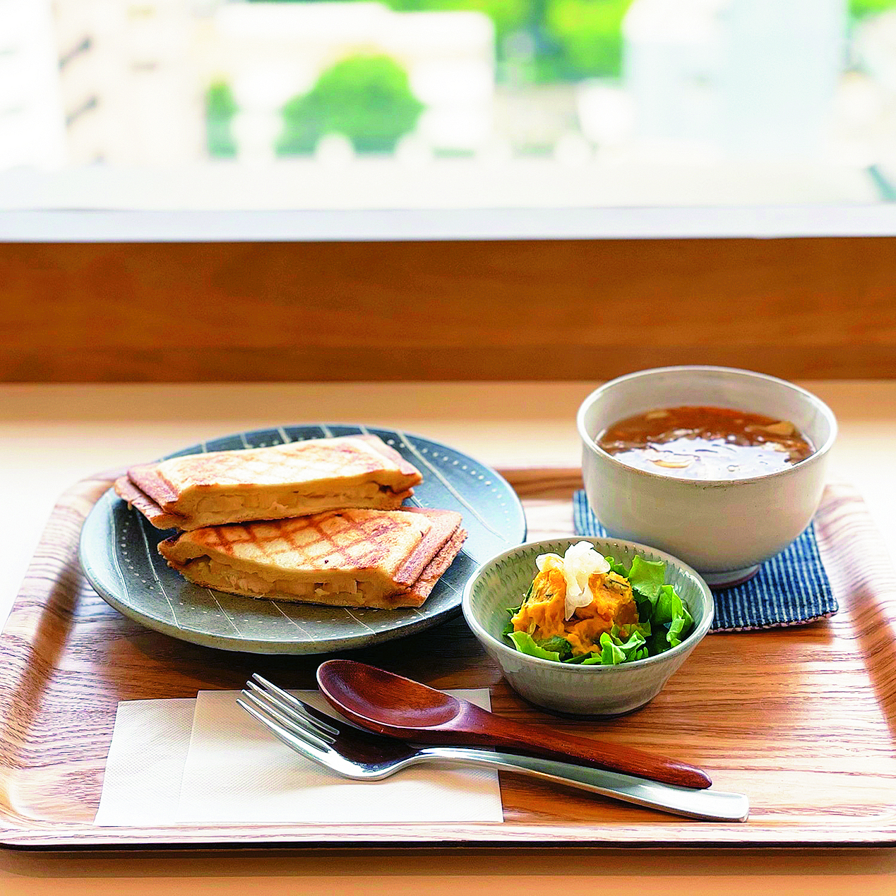 【小石原焼のカップでカフェタイム】博多湾を見ながら過ごせる穴場カフェ