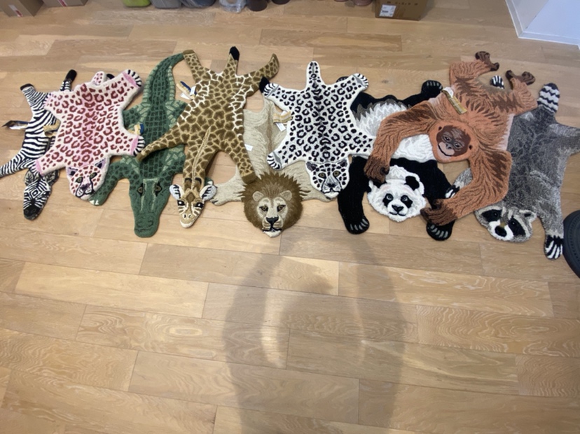 【雑貨店ハウズスタッフ一押しアイテム】リアルな動物のラグ