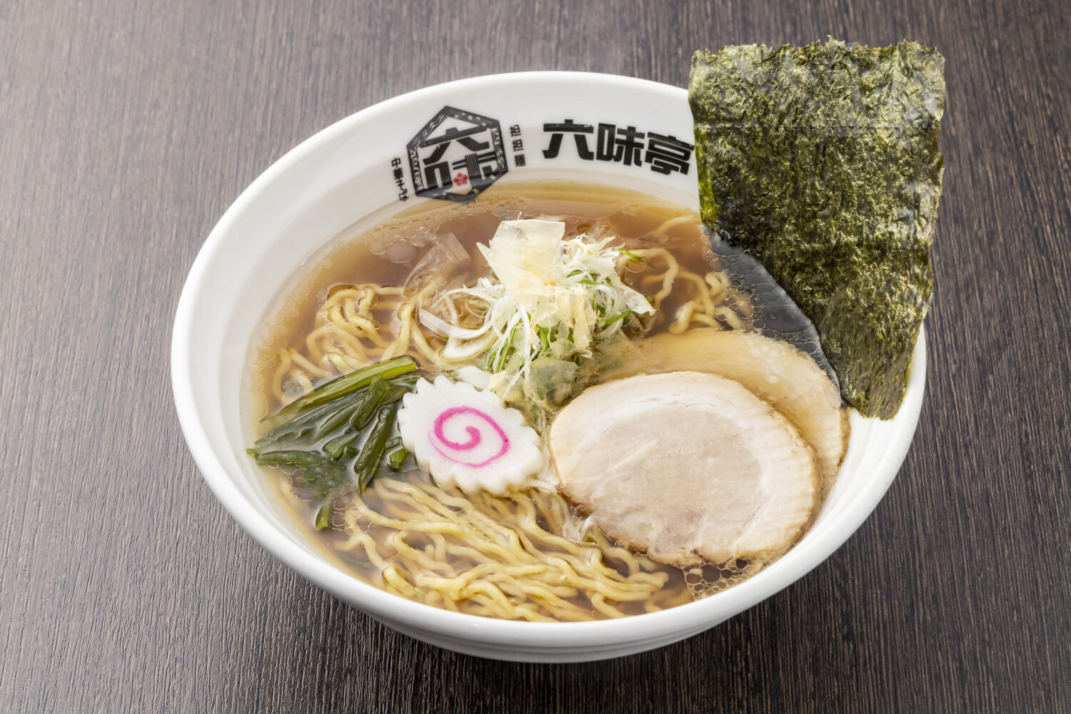 あご出汁をふんだんに使った 博多もんのための中華そば『博多あご出汁中華そば 六味亭』