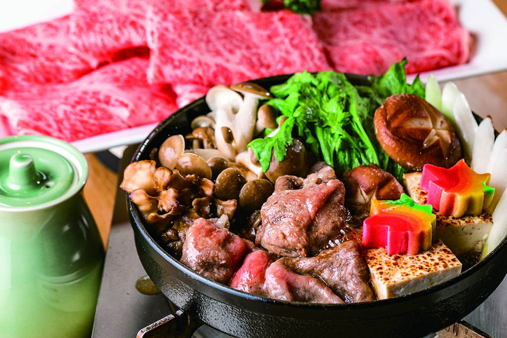 【福岡随一の老舗すき焼き店】厳選肉と特製のタレに美食家も唸る