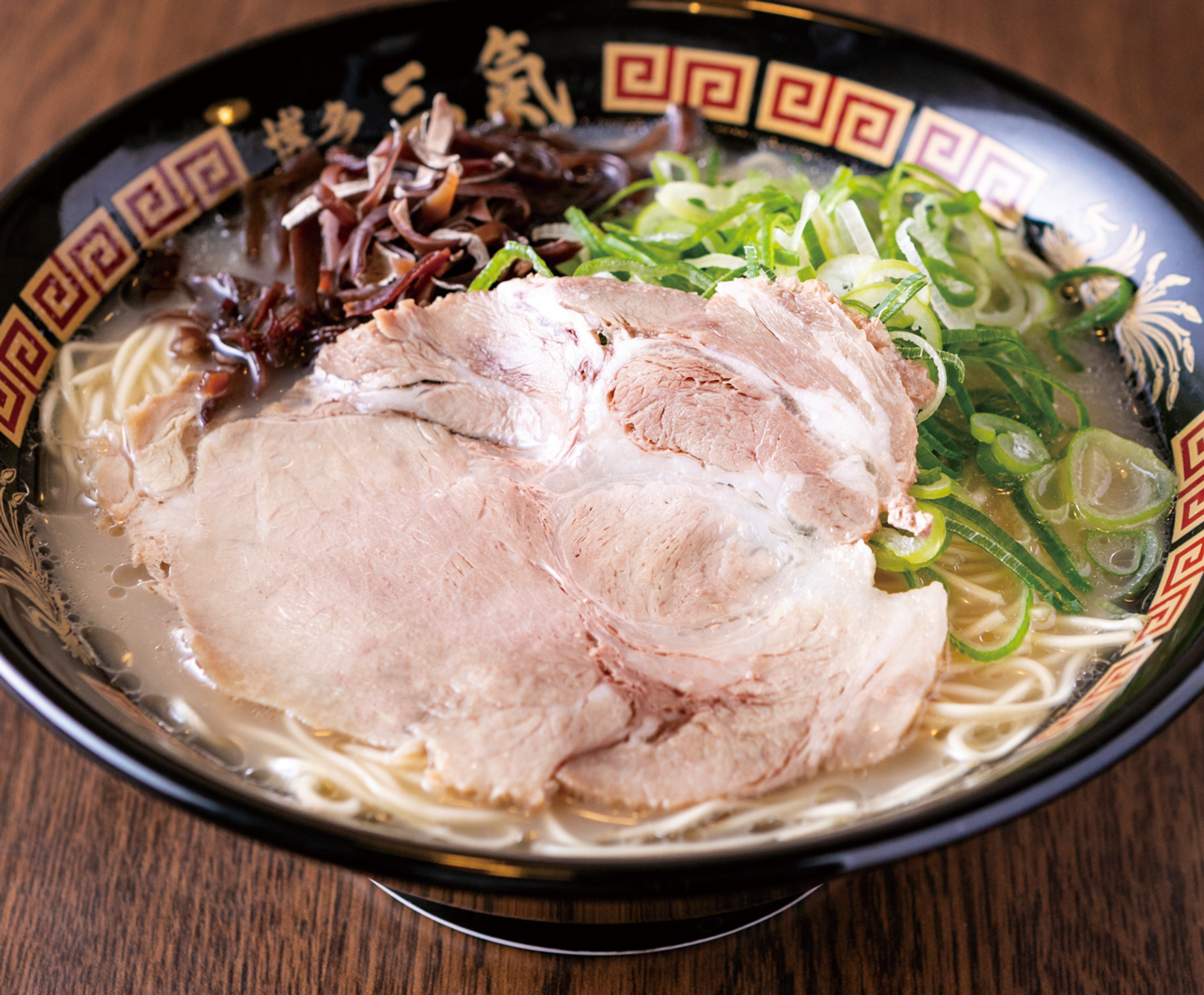 【福岡麺本Vol.10】美味しさを追求し、日々進化を続ける！　『博多三氣　松島原田店』