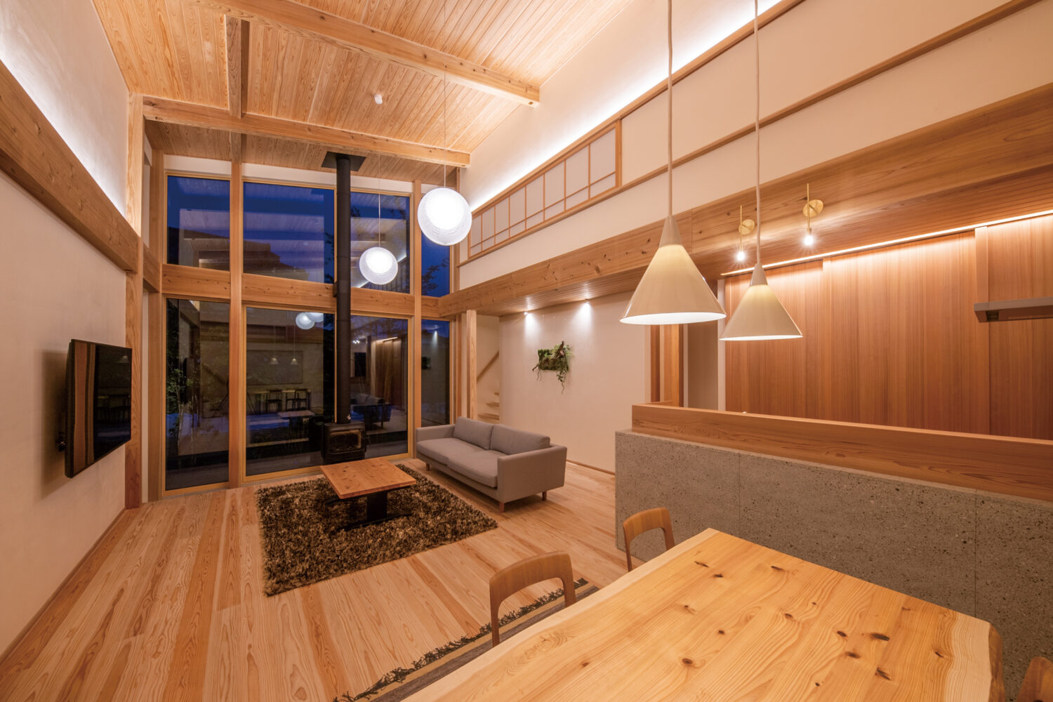 【悠建築工房の展示場】（筑紫野市）家族にやさしく環境に配慮、自然素材「てまひまの家」