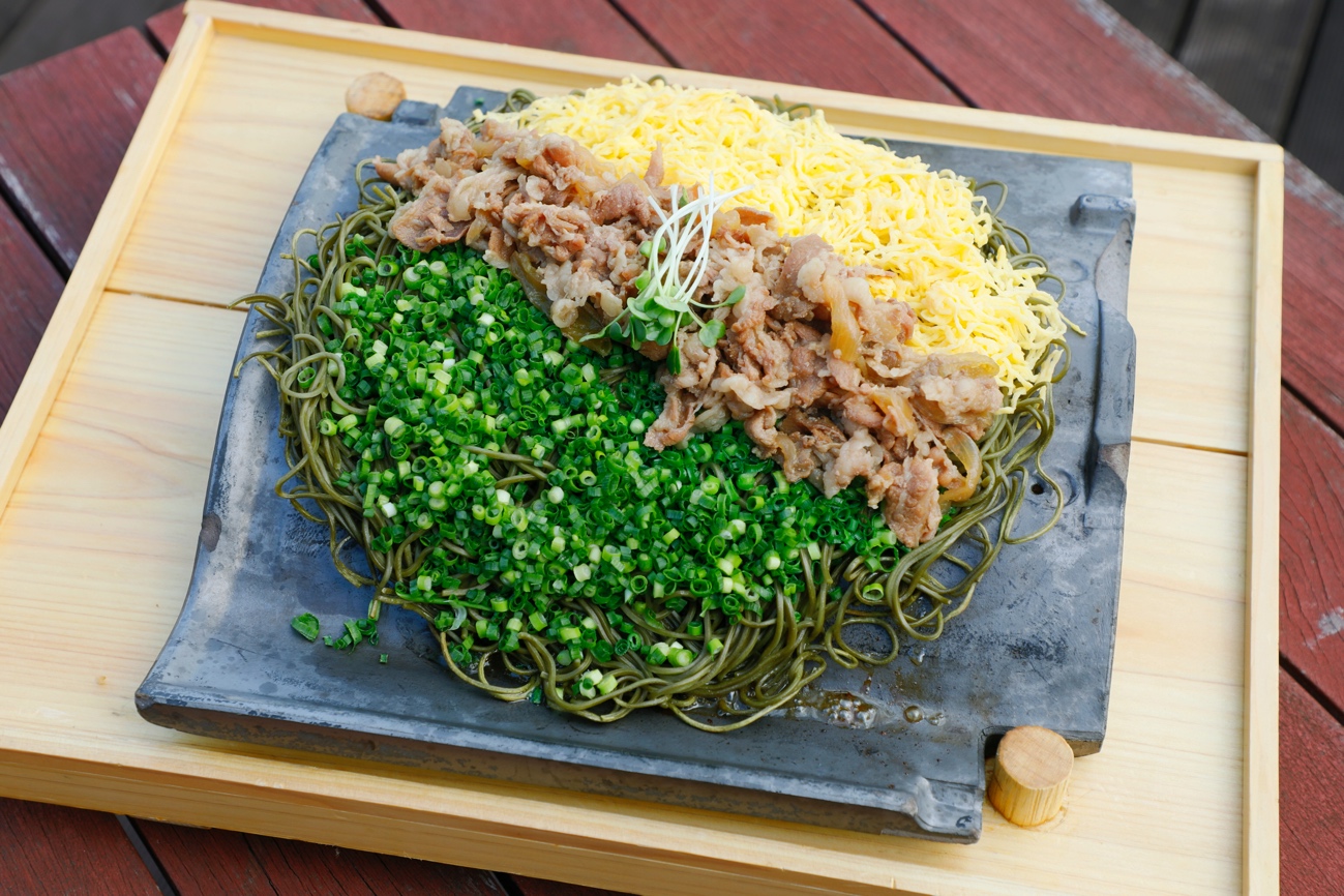 【いとしまぐるり。】 伊都ダイニング 「伊都の湯どころ」内のレストラン「伊都ダイニング」で名物の瓦そばを堪能。