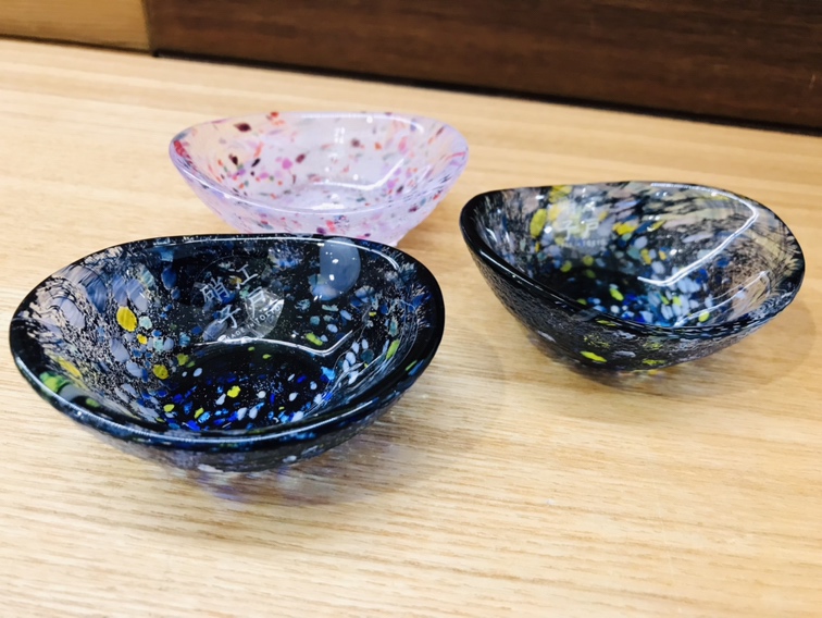 【雑貨店ハウズスタッフ一押しアイテム】江戸の文化をテーマに配色したハンドメイドガラス♪♪