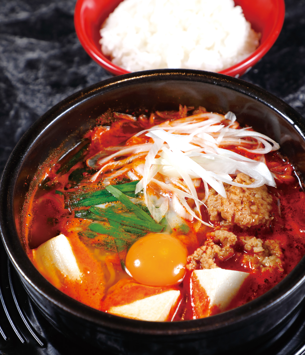【福岡麺本Vol.10】魚介だしの旨味、あと引く辛味の虜！『麺屋　達』