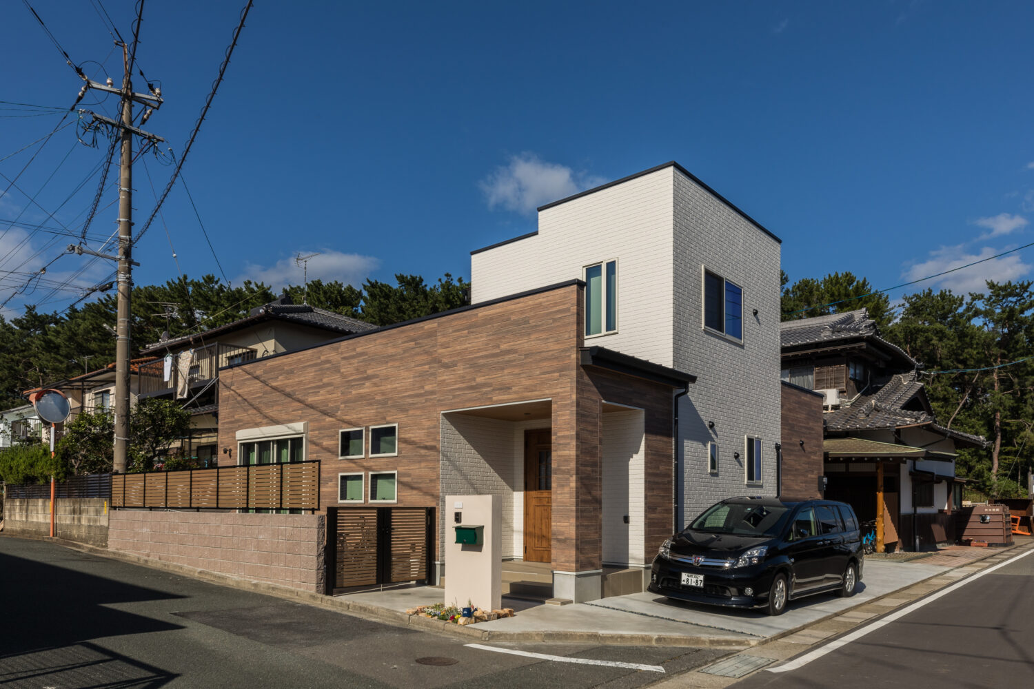 栗原建設｜無垢の木+白ベースのかっこかわいい家