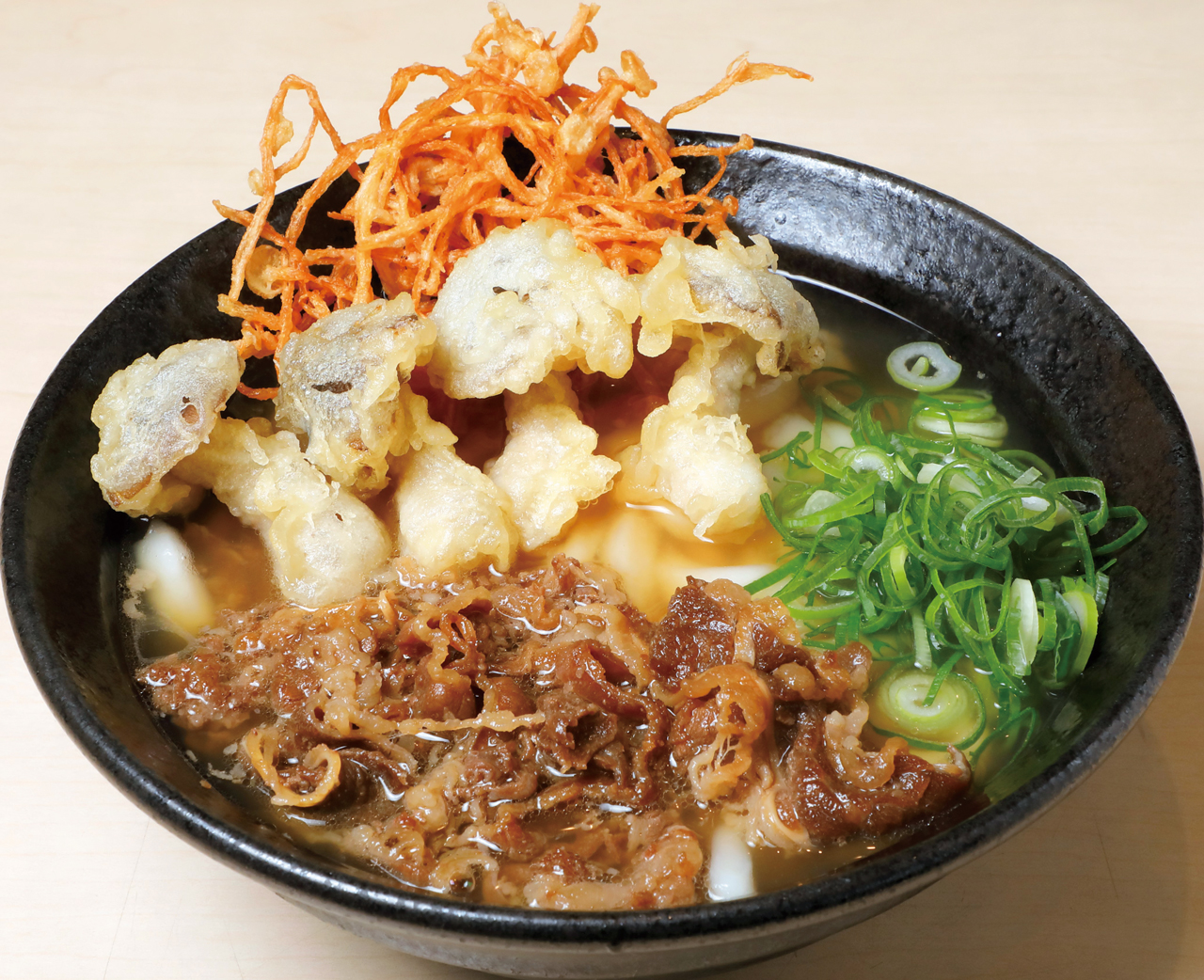 【福岡麺本Vol.10】柔らかい中にもコシがある“モチモチ”食感の釜揚げの太麺！『土俵うどん』