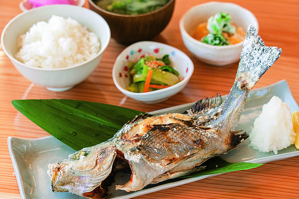【魚も肉も野菜も米もメイド・イン・平戸！ 】新鮮食材の定食屋が新たに誕生