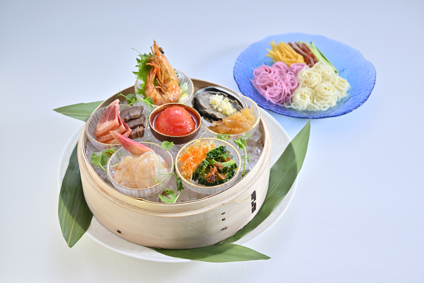 【福岡グルメ】豪華（高価）すぎる冷麺！  美食満載の『涼籠麺（リョウロンメン）』