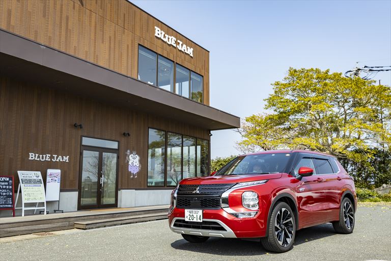 【九州三菱自動車】（Car Life vol.40）ドライブがてら寄りたくなる！ パン好き必見の自然派ベーカリーカフェへ