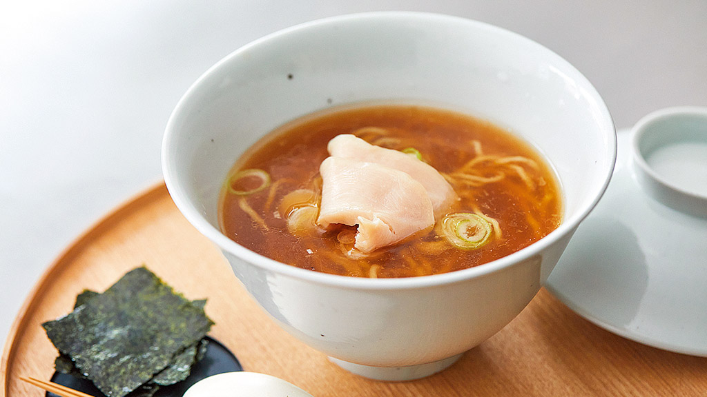 【オマール海老が香るスタイリッシュなラボ】 仏料理命のスープを美味しく食べるための麺