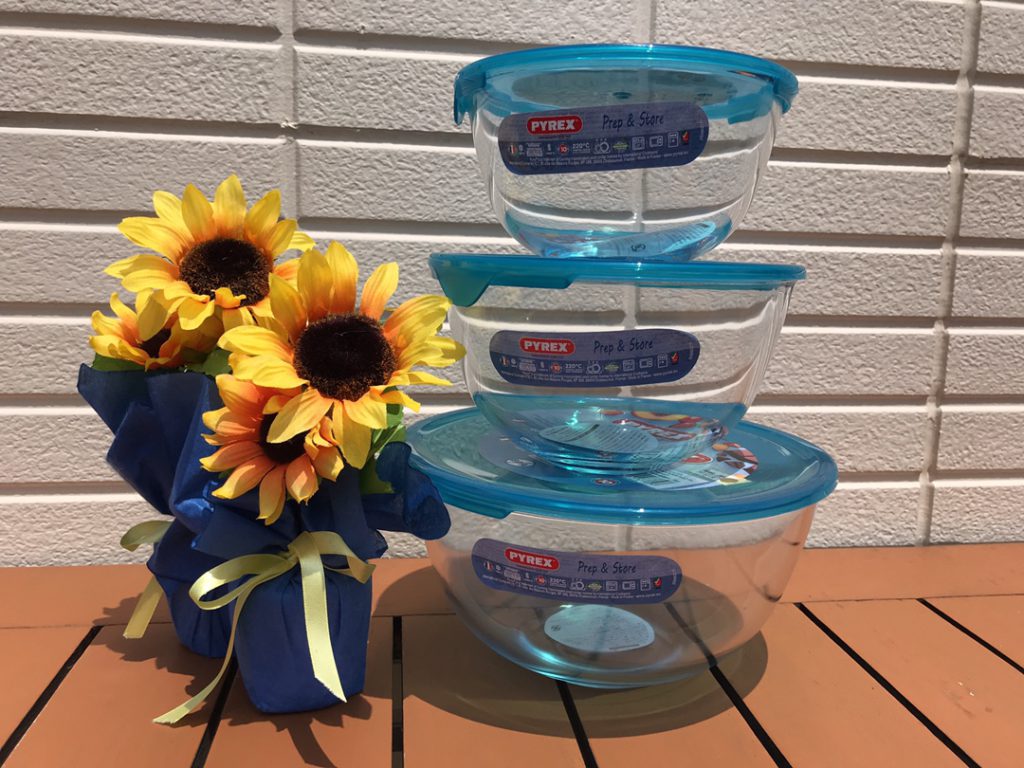 【雑貨店ハウズスタッフ一押しアイテム】お料理の幅が広がる！ＰＹＲＥＸ　フタ付き耐熱ガラスボウル