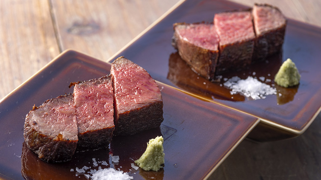 【福岡肉本2022】ロケーション最高！ 肉&魚料理ともバリうま『KEMONO UMAMI ROBATA ROOFTOP』