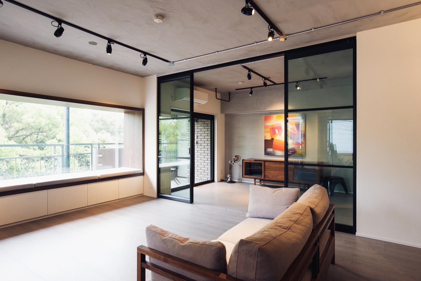【すてきなリノベのお宅訪問～マンション編】大切なのは家族、自然、 ミニマルで美しい暮らし『POSS COFFEE』