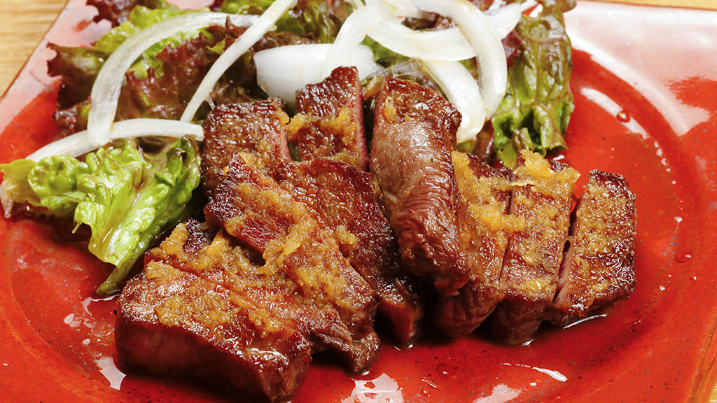 【福岡肉本2022】創業55年超、肉料理の老舗 著名人も愛した牛タンステーキ『肉料理 蕃』