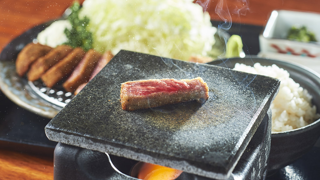 【福岡肉本2022】ミディアムレアの牛かつに恍惚。『牛かつ もと村』