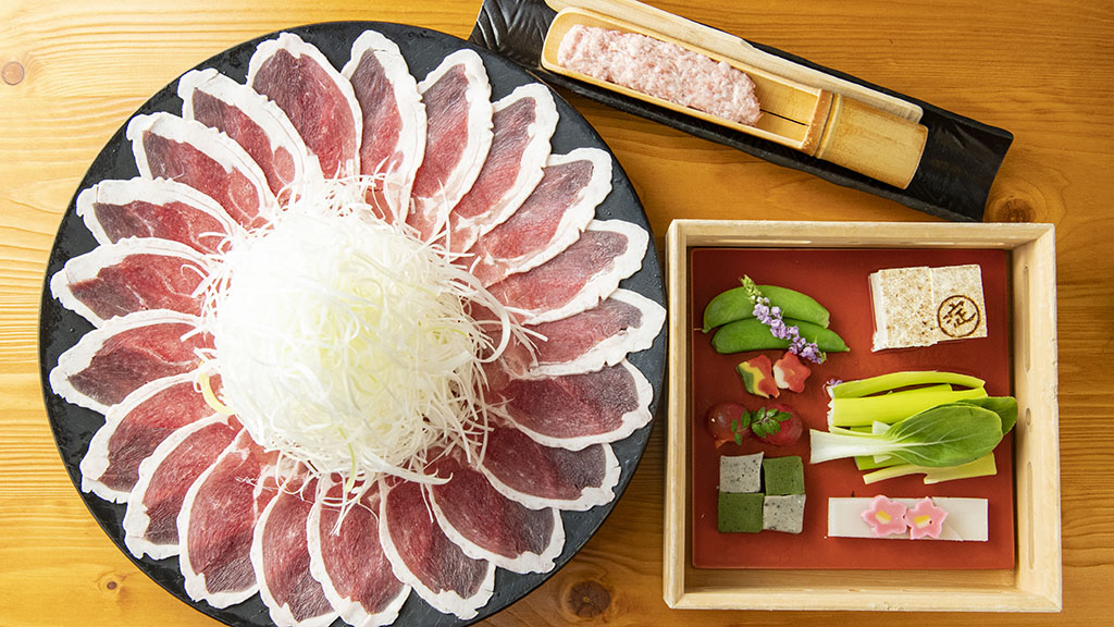 【福岡肉本2022】鴨が葱と黄金出汁を背負ってやってくる『博多鴨しゃぶ鍋』！『鴨と葱　淀水二行』