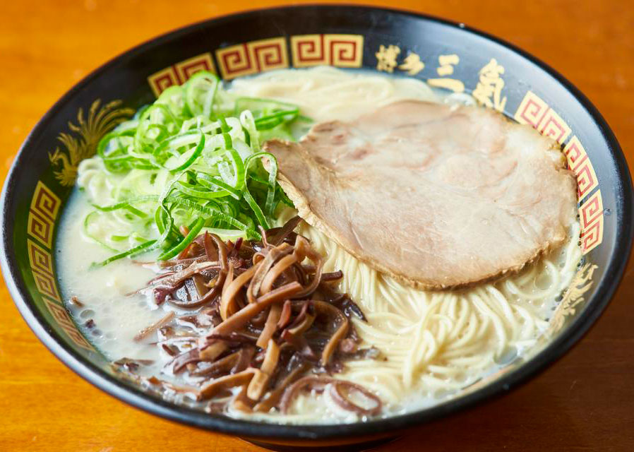 【福岡麺本2022 – vol.11】地域に根付く真髄は　美味しさと、心配り『博多三氣　板付店』