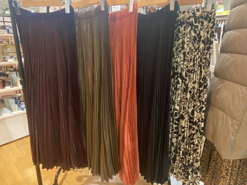 【雑貨店ハウズスタッフ一押しアイテム】秋色スカートライクプリーツパンツ