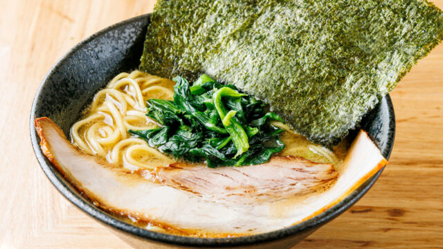 【福岡麺本2022 – vol.11】まろやかでコクがある　豚骨と鶏ガラのWスープ『ひろき家 福岡店』
