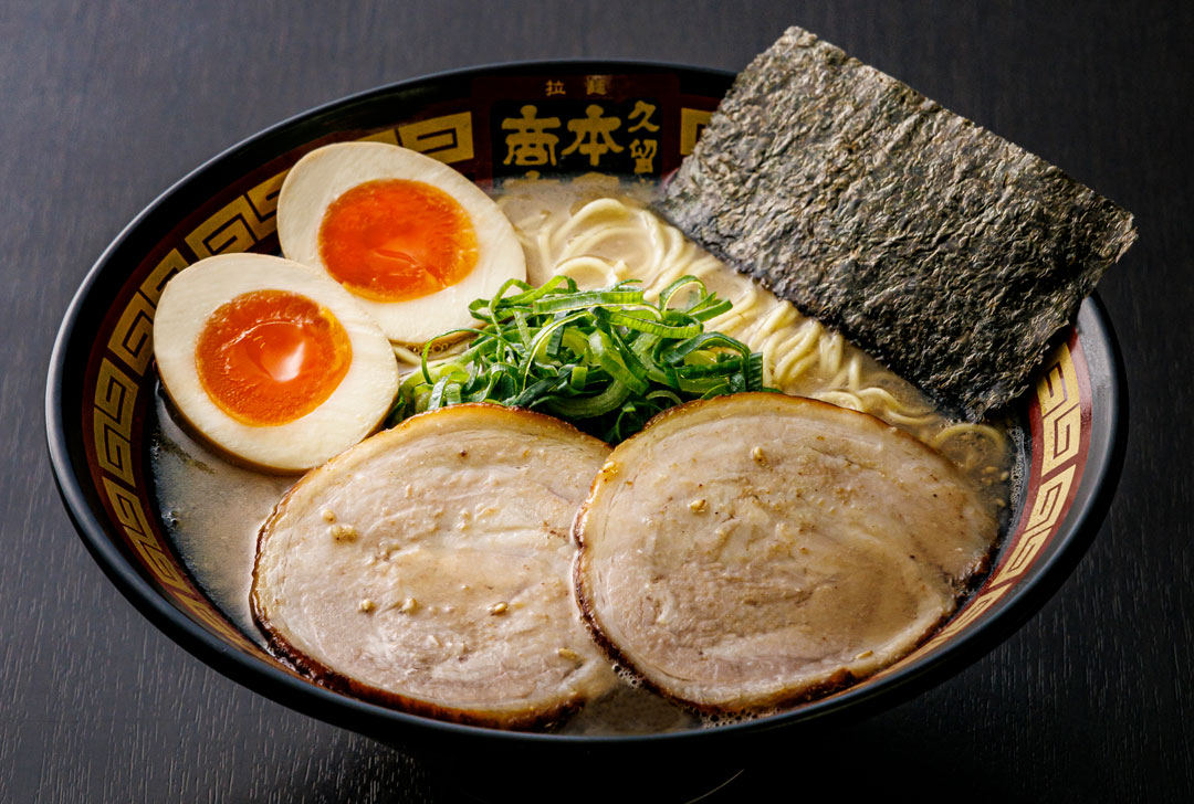 【福岡麺本2022 – vol.11】ひたすら一心「呼び戻し」豚骨の“頂き”が見えてきた『拉麺　久留米　本田商店』