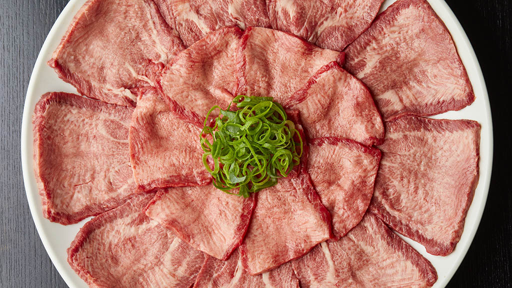 【福岡肉本2022】半世紀の「ありがとう」を味わう『焼肉・もつ鍋 稲 笹丘店』