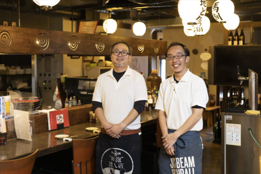 人気のあうんグループのひとつ。コスパ抜群で、リピーターも多い居酒屋『酒場 あうん　博多店』