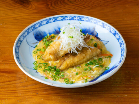 和のようであり中華の要素もある・・・これはマダイの新しい味わい「にし川」