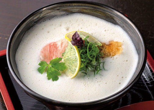 【美味本 Oishinbon 2023】麺ツウがこぞって訪れている話題の店が登場　｜　豚白湯創作麺処 友池