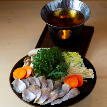 昆布締めされたマダイと特製出汁が織りなす深い味わい「磯ぎよからず」