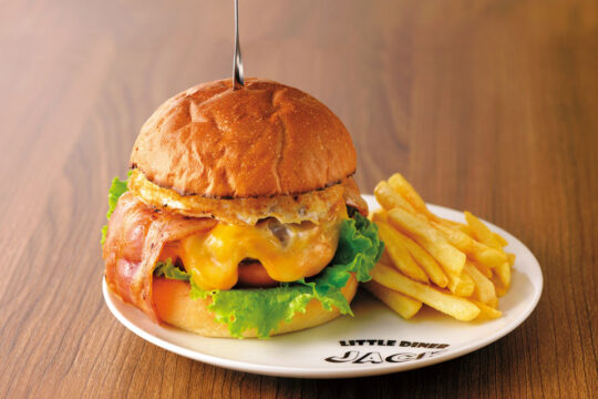 【美味本 Oishinbon 2023】はみ出る具材にワクワクする本格アメリカンバーガー　｜　LITTLE DINER JACK（リトルダイナージャック）