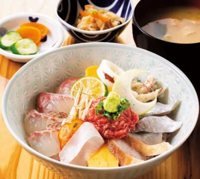 【美味本 Oishinbon 2023】　質よし、価格よし！ 産直ならではの絶品丼　｜　旬菜旬魚ふくふく