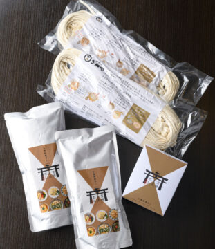【福岡麺本 vol.11】<br>“3世代のお食事空間づくり”をモットー！<br>『はかた きねや 原田店』