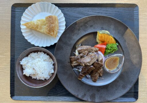 【雑貨店ハウズスタッフコラム】糸島カフェランチ　 ハウズスタッフめがねおじさん日記〜📖