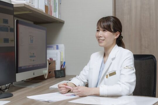 【福岡の頼れるお医者さん2023】赤ちゃんを授かりたい人へ準備と不妊の治療について『日浅レディースクリニック』