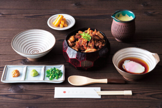 【美味本 Oishinbon 2023】４つの味が楽しめる 変幻自在の「とりまぶし」 ｜ とりまぶし  中洲本店