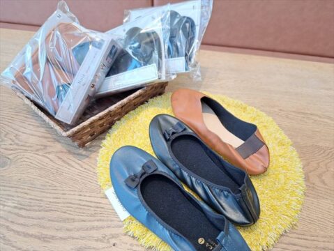 【雑貨店ハウズスタッフ一押しアイテム】どんなシーンでも活躍！ポーチ付きの携帯シューズ！！