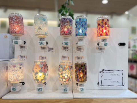 【雑貨店ハウズスタッフ一押しアイテム】やわらかい香りと光が魅力のアロマコンセントライト
