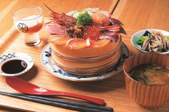 博多駅前 『博多シーフード うお田』華麗なる海鮮丼の世界