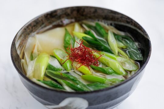 【大分・期間限定】白ネギの旨みや甘みを活かした、ネギ好きのための一杯『うどん専門 めだか』【大分県産品メニューフェア2023@Oita】