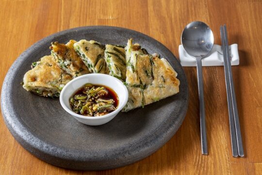 【大分・期間限定】外カリ、中モチに、ネギのシャキシャキが加わる『韓国料理 コッキル』【大分県産品メニューフェア2023@Oita】