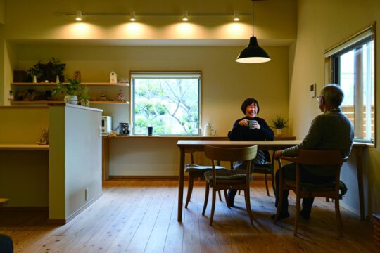 【フクオカリノベ No.10】<br>すてきなリノベのお宅訪問・戸建｜落ち着いた大人の “上質な暮らし”が叶う家『長崎材木店』