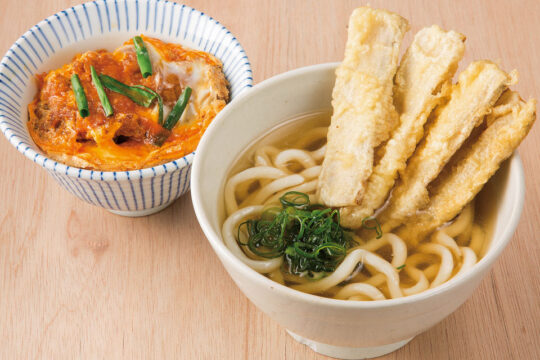 【美味本 Oishinbon 2023】こだわりのうどんをランチにも夜飲みの〆にも！｜ うどん居酒屋 粋 博多店