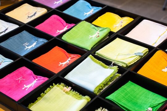 【リノベエステイト】がおすすめする大手門エリアのお店！ギフトにも最適なハンカチーフの専門ストア『CLASSICS the Small Luxury』をご紹介♪