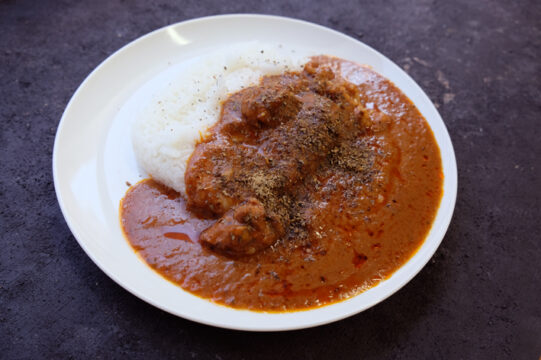 福岡グルメが全国で食べられる！ 人気店『アフターグロウ』のレトルトカレー発売中。
