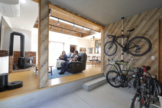 寛ぎも趣味も満喫できる土間リビングのある住まい｜パワーハウス株式会社